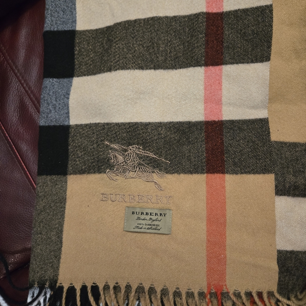 Burberry scarf large print